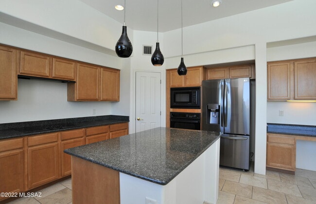 Building Photo - 12866 N High Hawk Dr