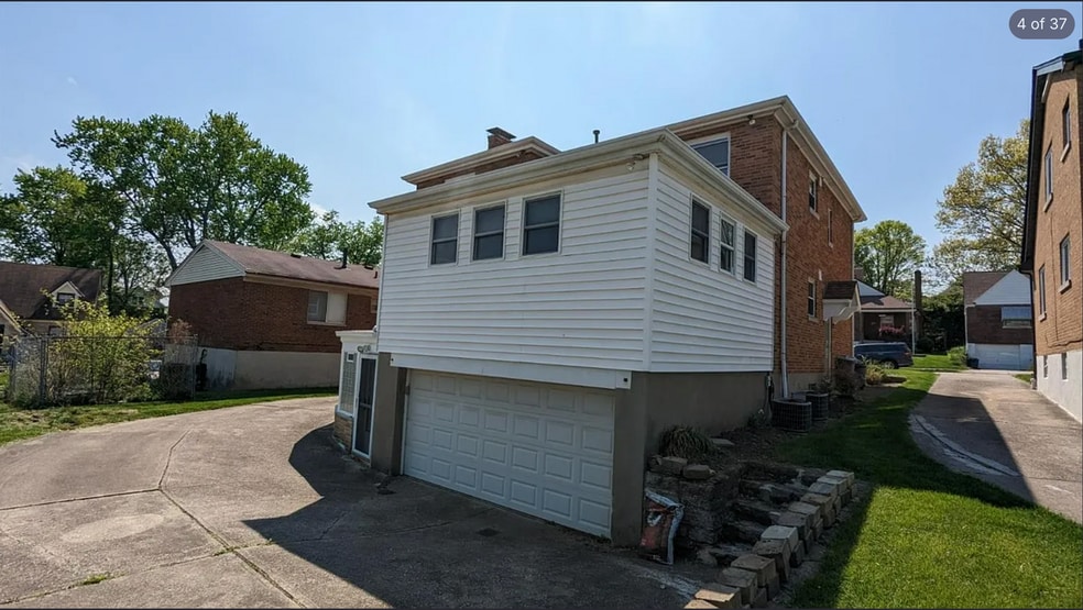 Garage - 3732 Wilmar Dr
