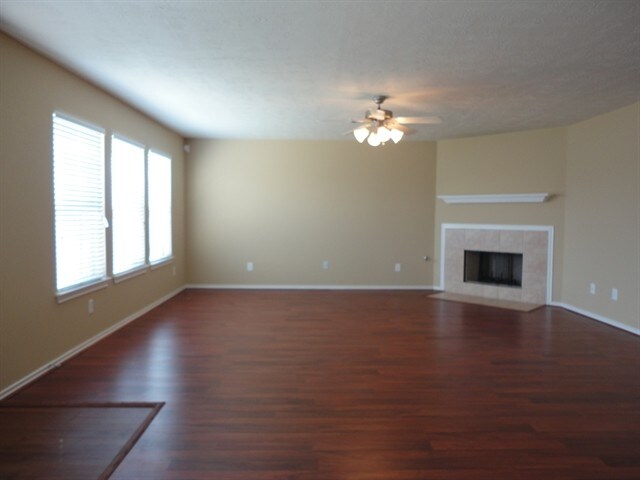 Building Photo - 18319 Fieldbluff Ln