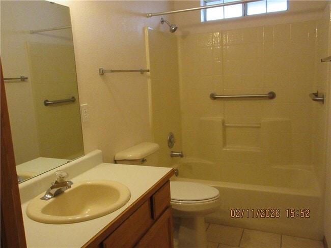 Building Photo - 3910 Lindsey Ave