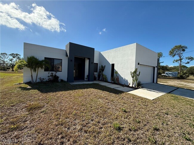 Building Photo - 2716 NW 22nd St