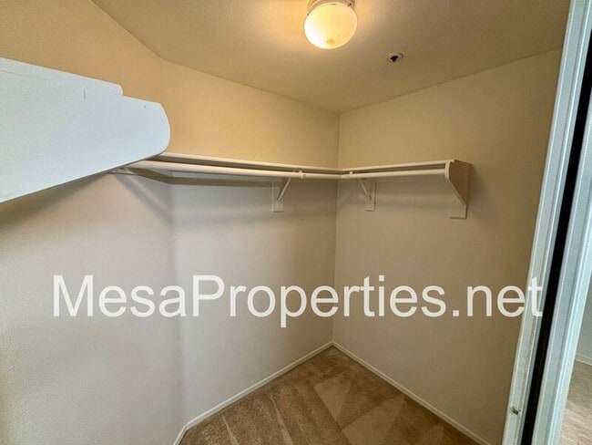 Building Photo - 14925 Dandelion Ct