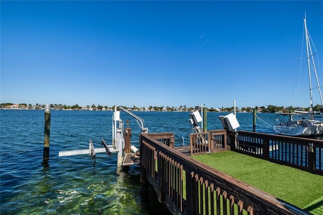 Building Photo - 1375 N Biscayne Point Rd