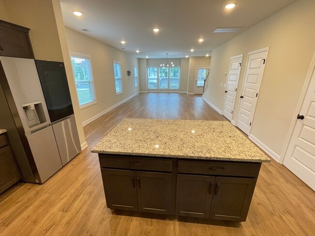 Building Photo - Waterford Village 3 bedroom home