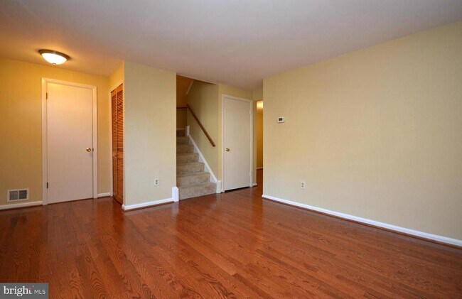 Building Photo - 3151 Ellenwood Dr