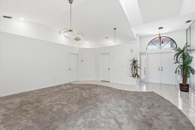 Building Photo - 1902 SE Gaskins Cir