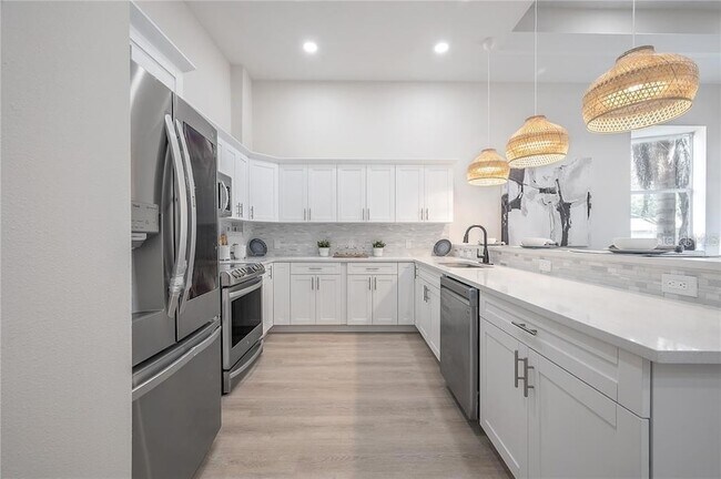 Building Photo - 9417 Citrus Glen Pl