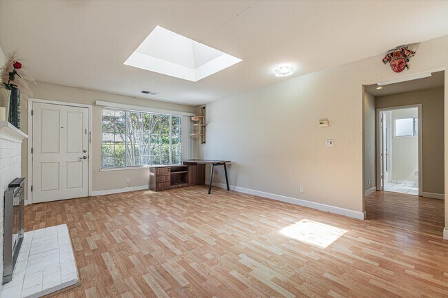 Building Photo - 755 Enright Ave