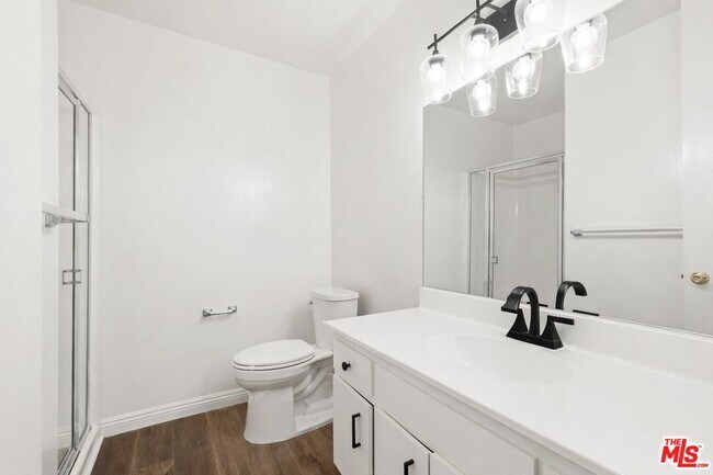 Building Photo - 6000 Canterbury Dr