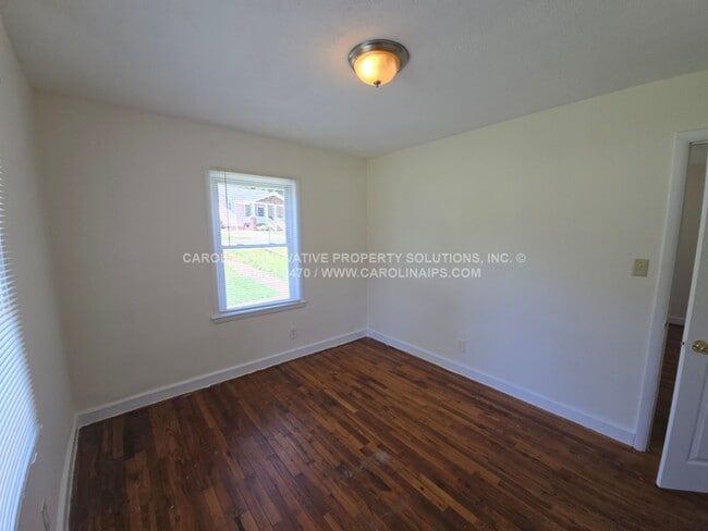 Building Photo - 1306 Fairmont St