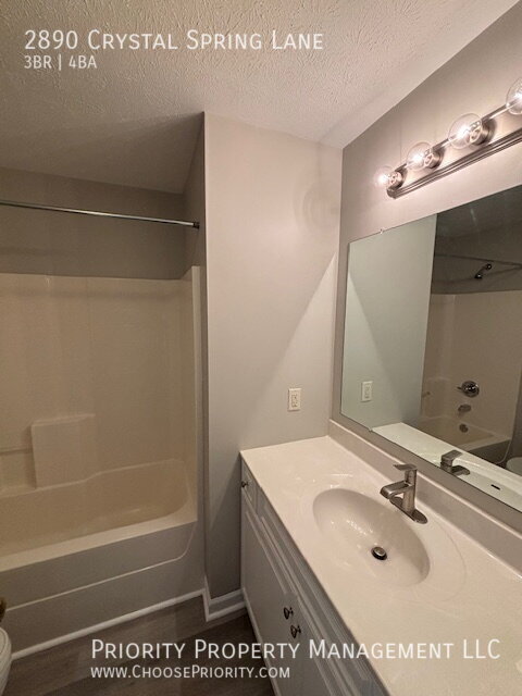 Building Photo - 2890 Crystal Spring Ln