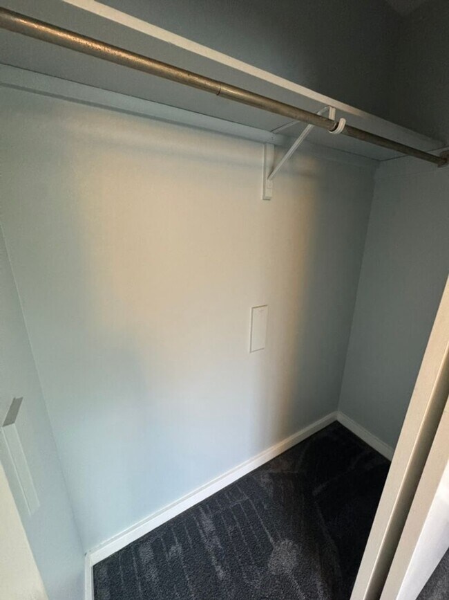 Building Photo - Bright & Spacious 3-Bedroom Home in Peacef...
