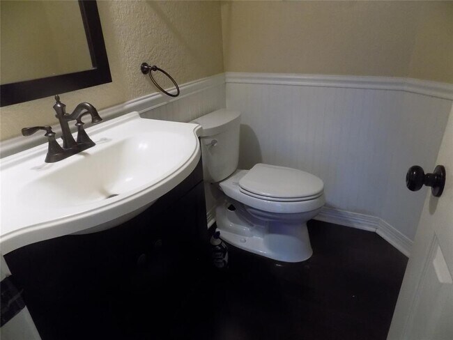 Building Photo - 30202 Oak Tree Dr