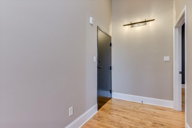 Building Photo - 936 Broad St