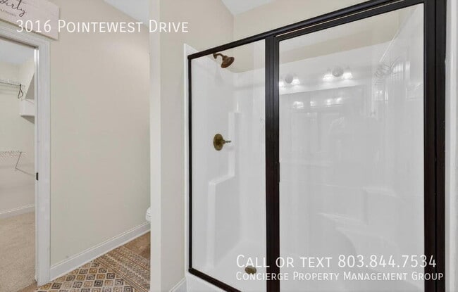 Building Photo - 3016 Pointewest Dr
