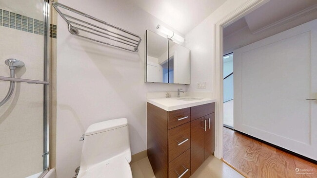 Building Photo - Charming, Renovated 3BR + Sunroom / 3.5 BA...
