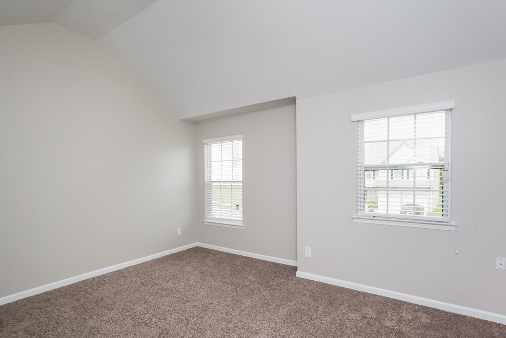 Building Photo - 2420 Valley Creek Dr