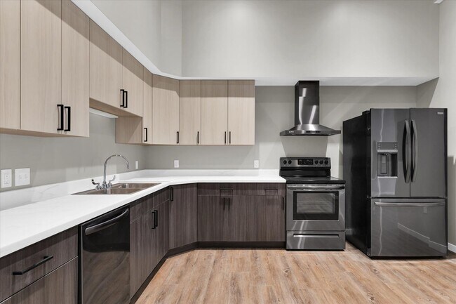 Building Photo - LUXURY APT IN DOWNTOWN CHAMPAIGN! STUNNING 1 BED W/ MODERN AMENITIES