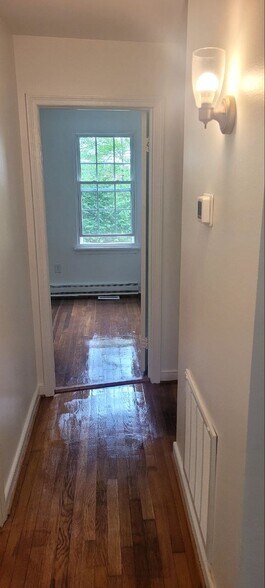Building Photo - 412 Pagebrook Dr