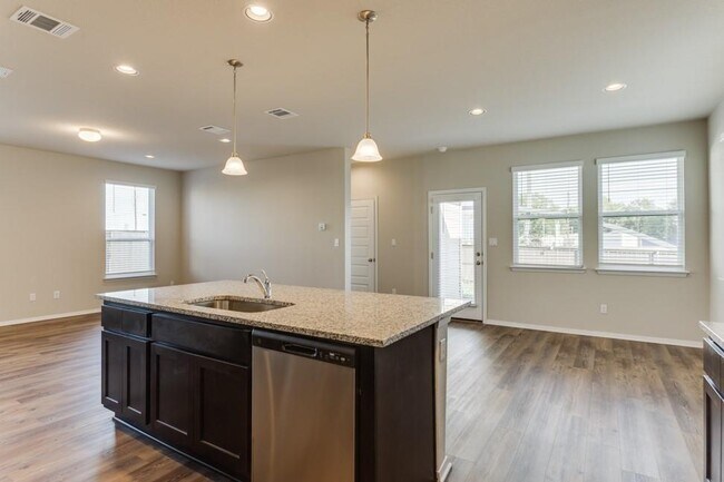 Building Photo - 412 Delta Crst