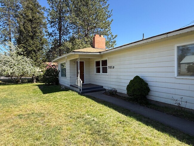 Primary Photo - 5 Bedroom Home Available In Spokane Valley!