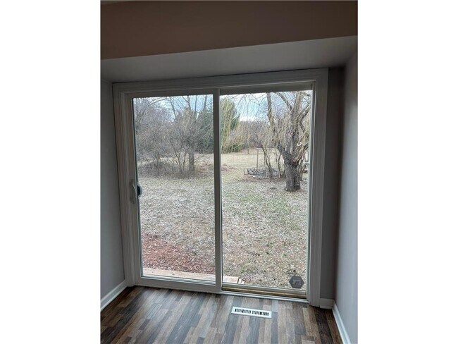 Building Photo - 8390 Able St NE