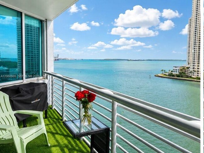 Building Photo - 335 S Biscayne Blvd