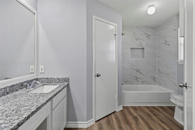 Building Photo - 20903 Union Park Dr