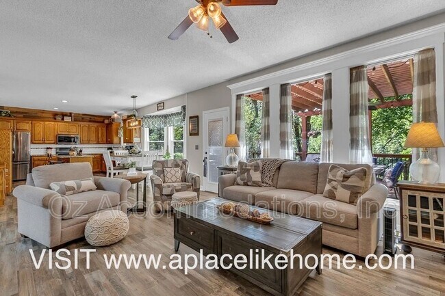 Building Photo - 13961 W 144th Ct