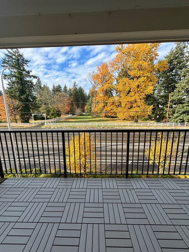 Building Photo - River Terrace Townhome available now!!
