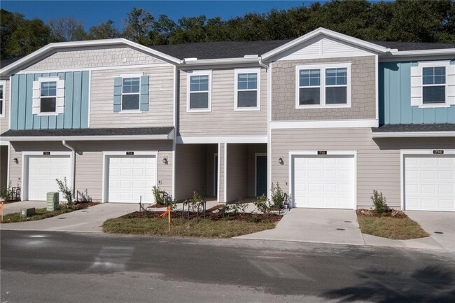 Building Photo - 704 NW 126th Terrace