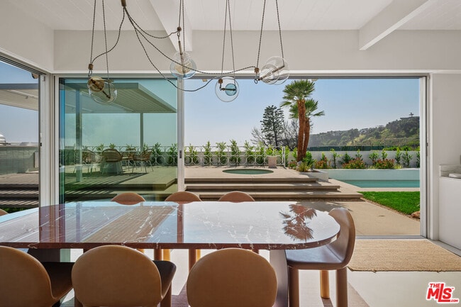 Building Photo - 1227 Tellem Dr