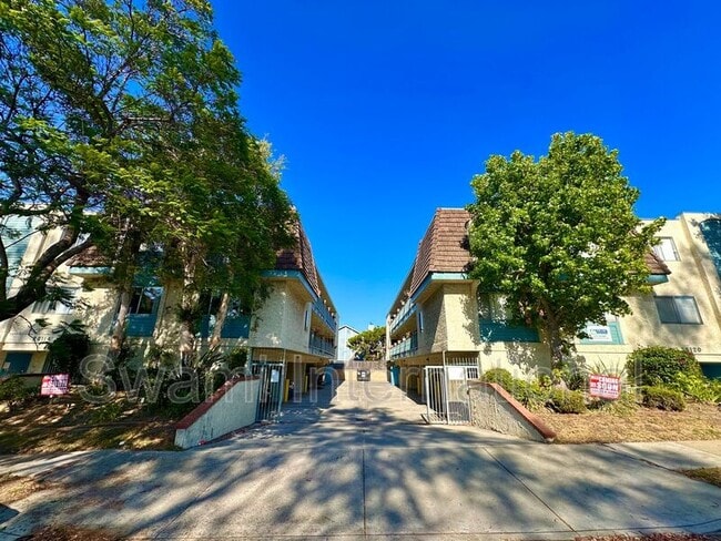 Building Photo - 26114 Belle Porte Ave