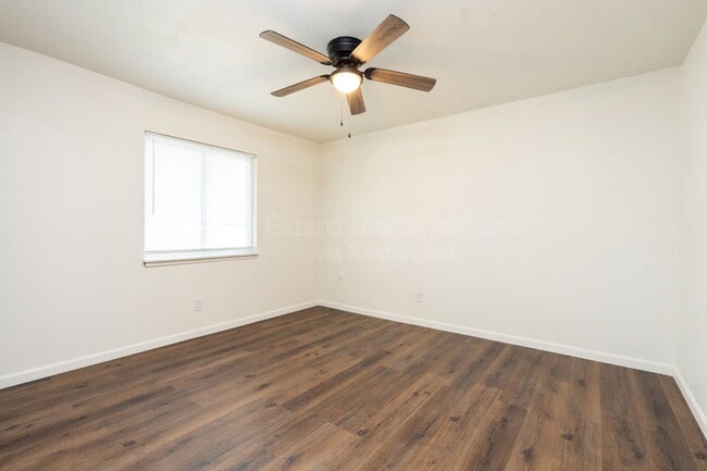 Building Photo - 750 W Dayton Ave