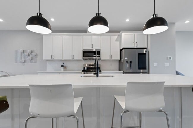 Building Photo - 6032 Windsor Dr