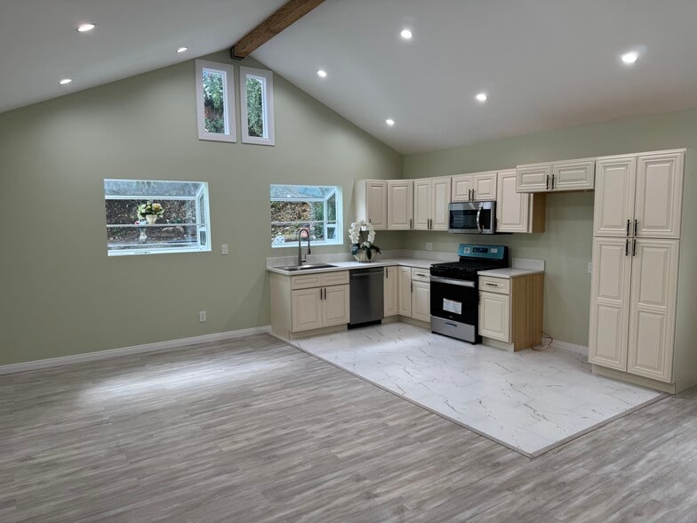 Building Photo - 4406 Coloma Ave