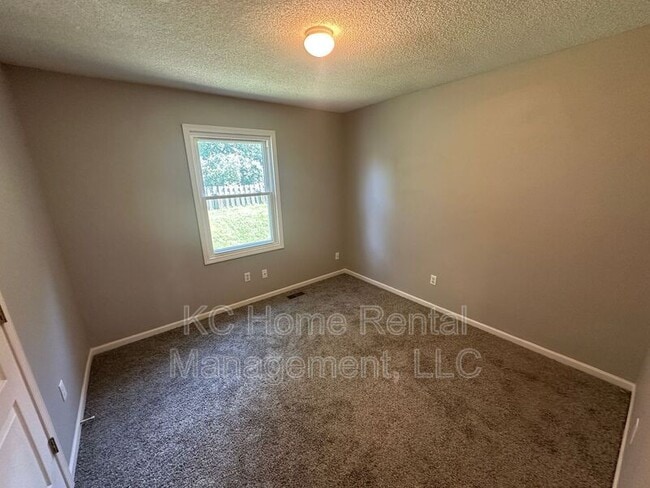 Building Photo - 15137 W 132nd St