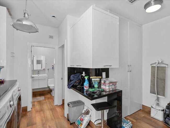 Building Photo - 3917 S Le Jeune Rd