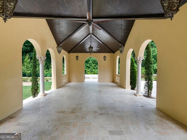Building Photo - 6420 Riverside Dr