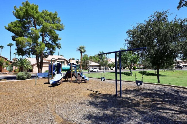 Building Photo - Pet Friendly 5-bedroom, 3 bath Home w/ Pool and Finished Basement