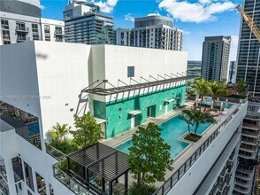 Building Photo - 11 NE 6th St