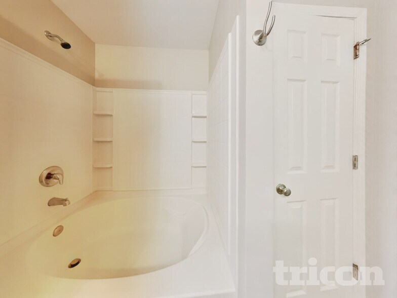 Building Photo - 3216 Laurenfields Way