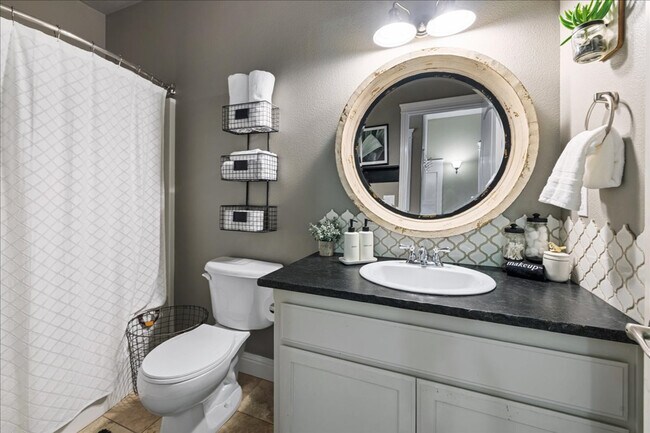 Building Photo - 2279 S Bear Claw Way