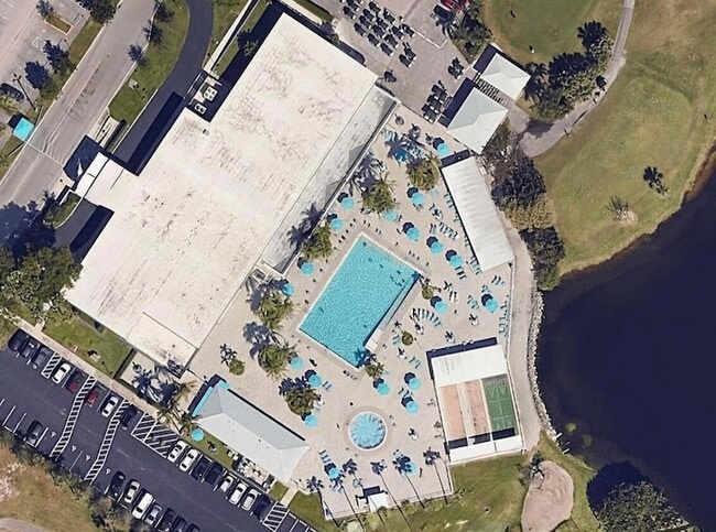 Building Photo - 117 Flanders C