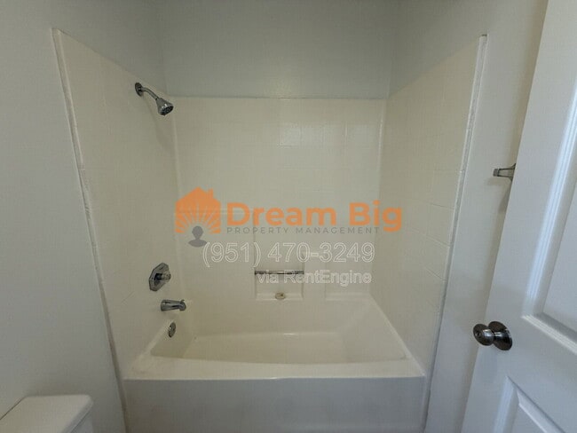 Building Photo - 1585 Stoneykirk Dr