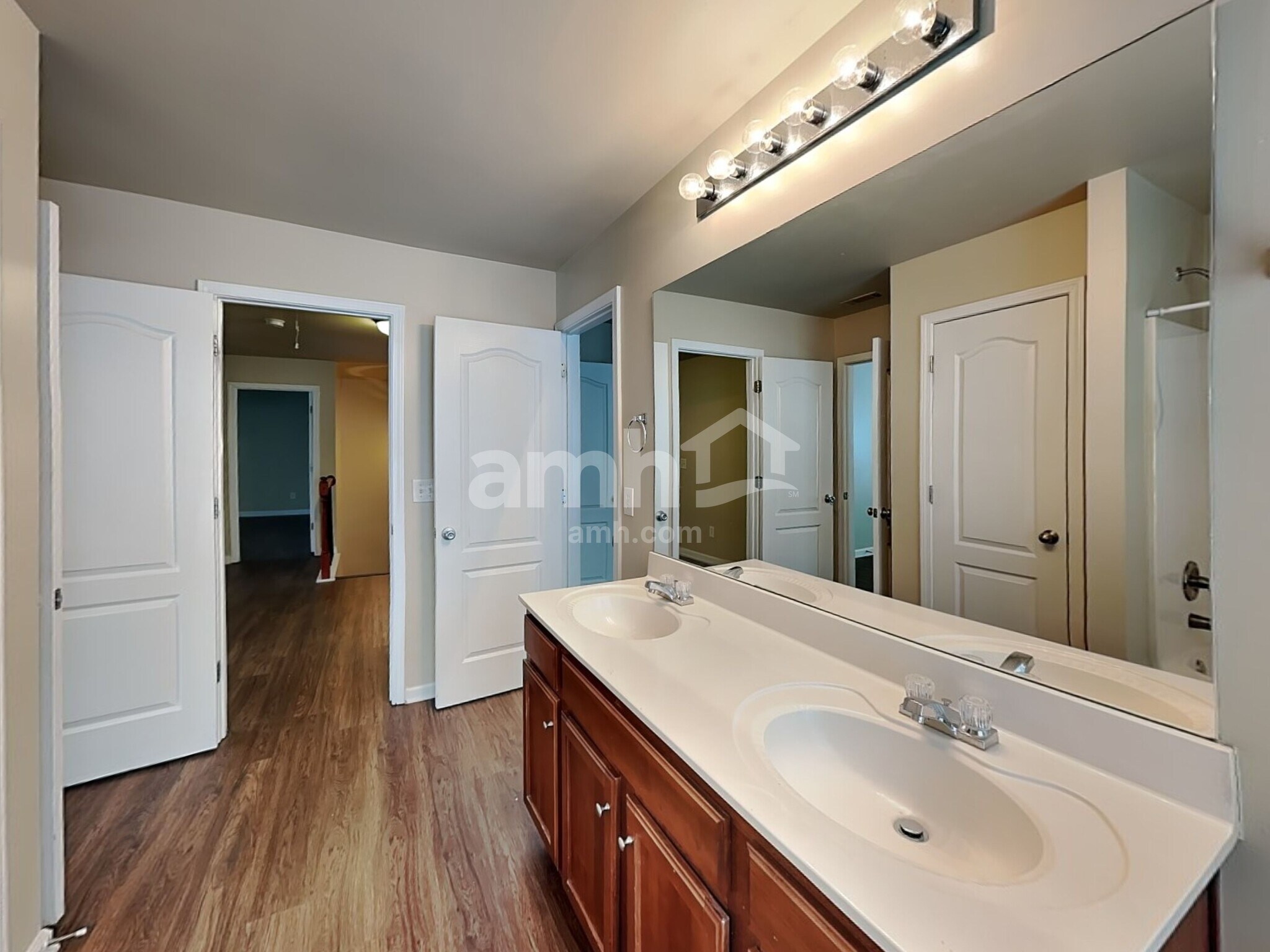 Building Photo - 148 Crescent Woode Dr