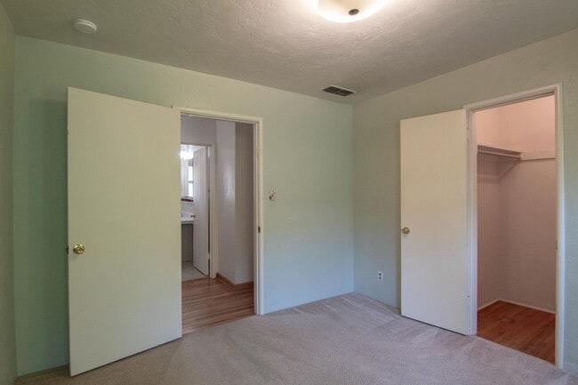 Building Photo - Spacious Custom Redding Home with Characte...