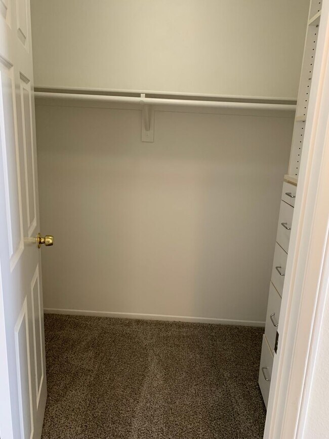 Building Photo - Remodeled 3 bedroom townhome in Aliso Viejo