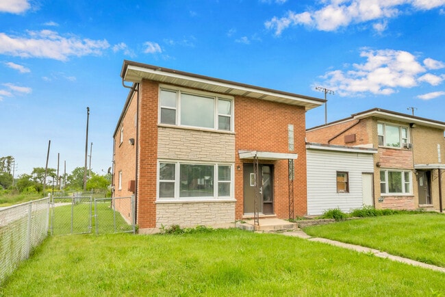 Building Photo - 16048 Halsted St