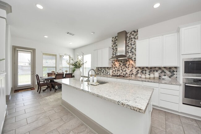 Building Photo - 1911 Sapphire Pines Ln